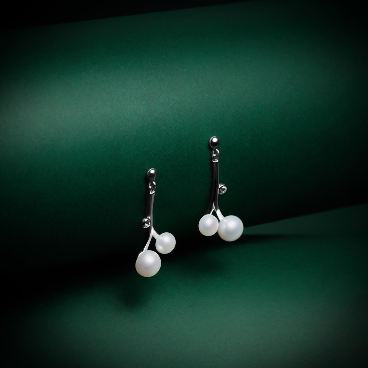 Nyssa Earrings - Fresh Water Pearl & White Topaz – Doting Dews