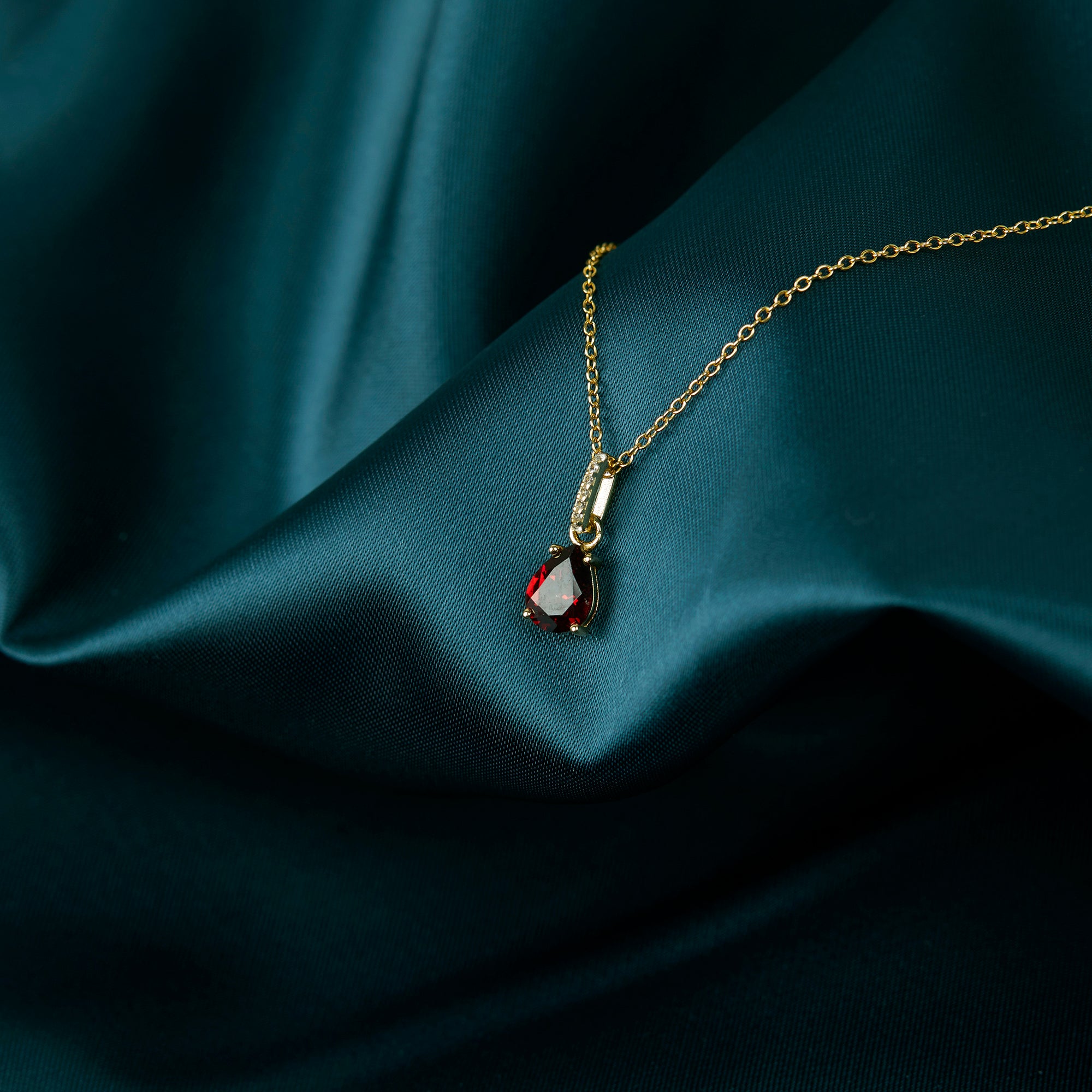 Antares Pendant - Garnet